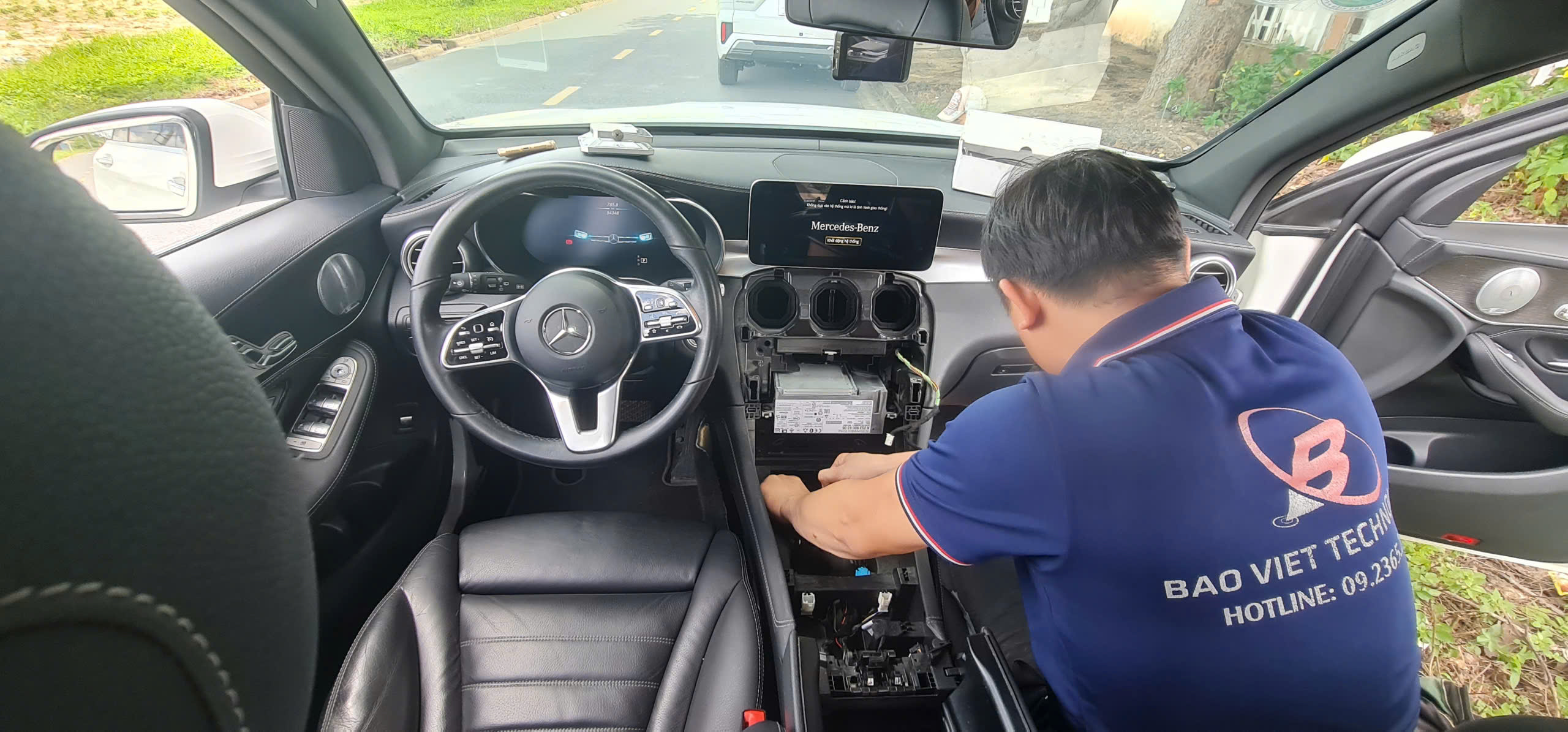 lắp định vị mercedes